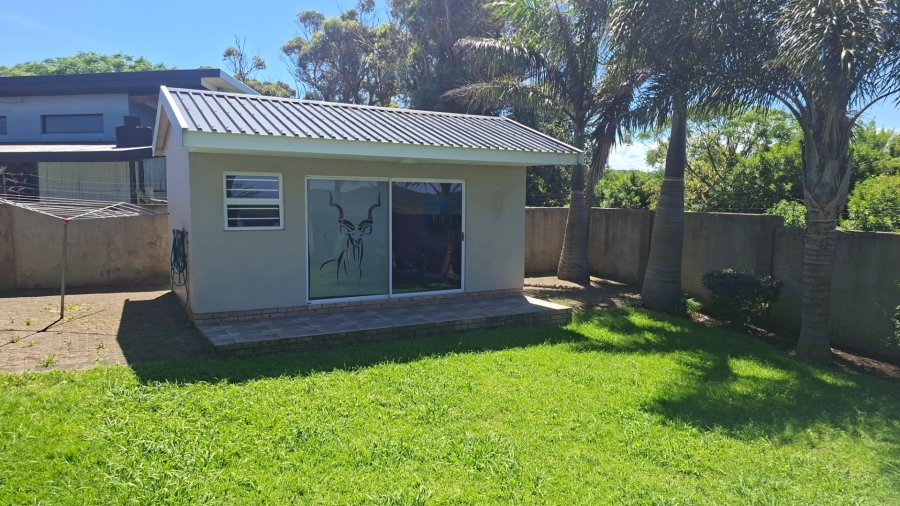 4 Bedroom Property for Sale in Sunrise On Sea Eastern Cape